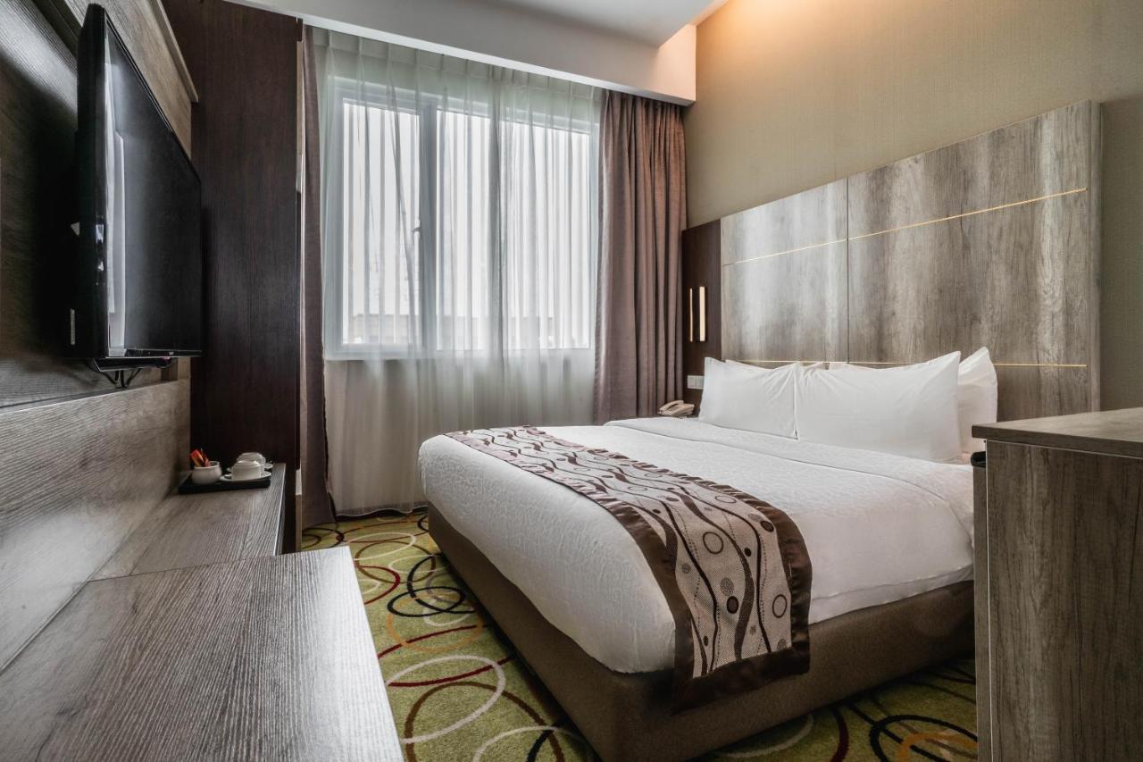 Ano Hotel Miri Bagian luar foto