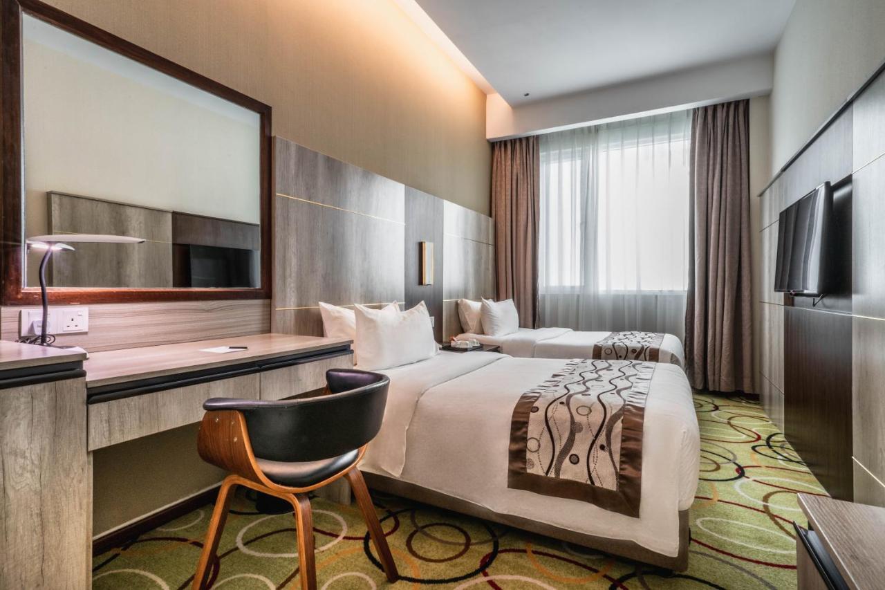 Ano Hotel Miri Bagian luar foto