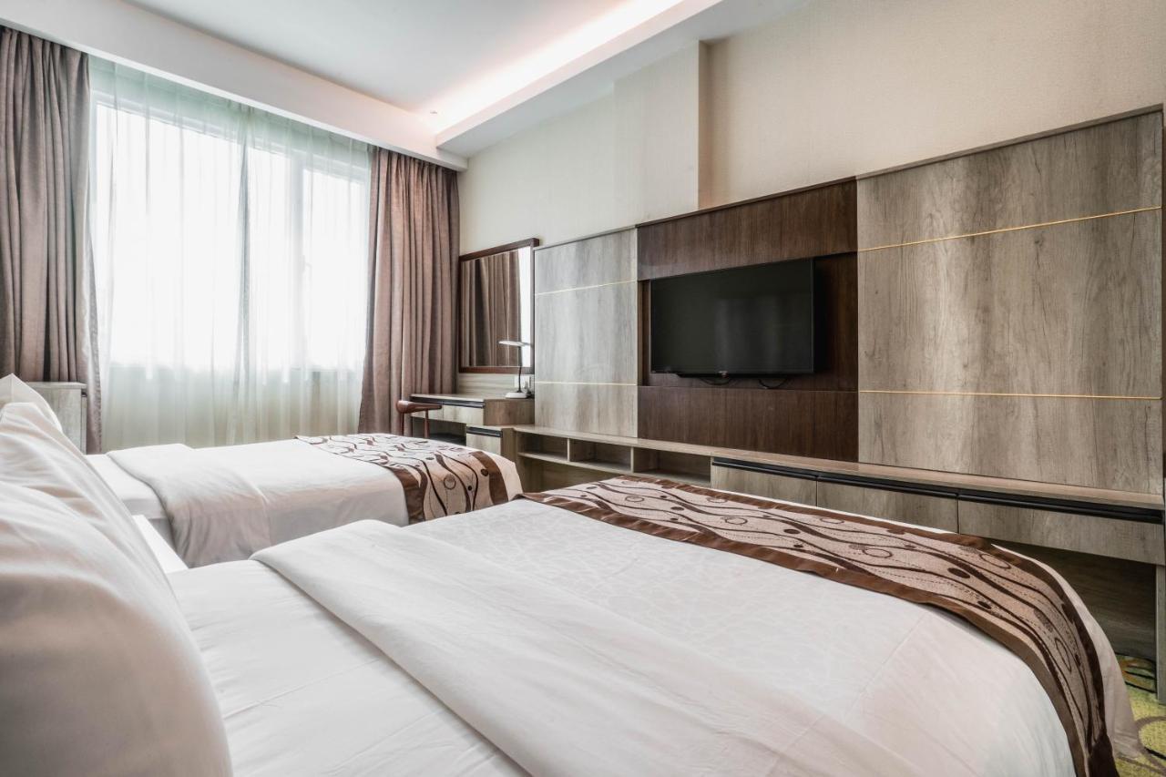 Ano Hotel Miri Bagian luar foto