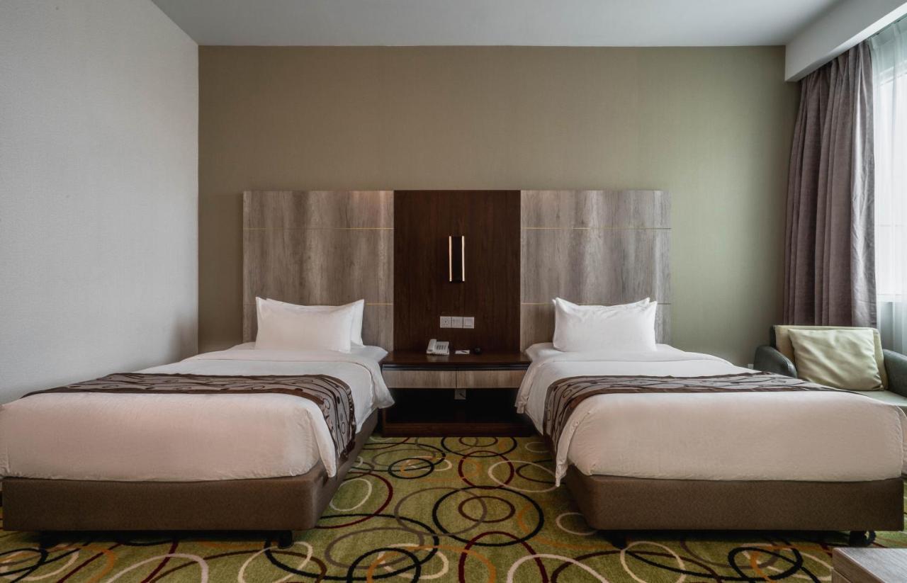 Ano Hotel Miri Bagian luar foto