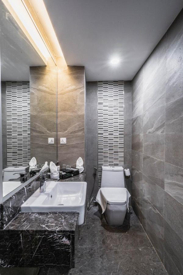 Ano Hotel Miri Bagian luar foto