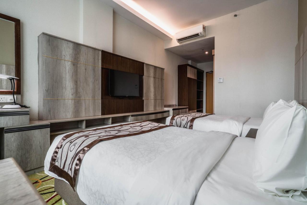 Ano Hotel Miri Bagian luar foto