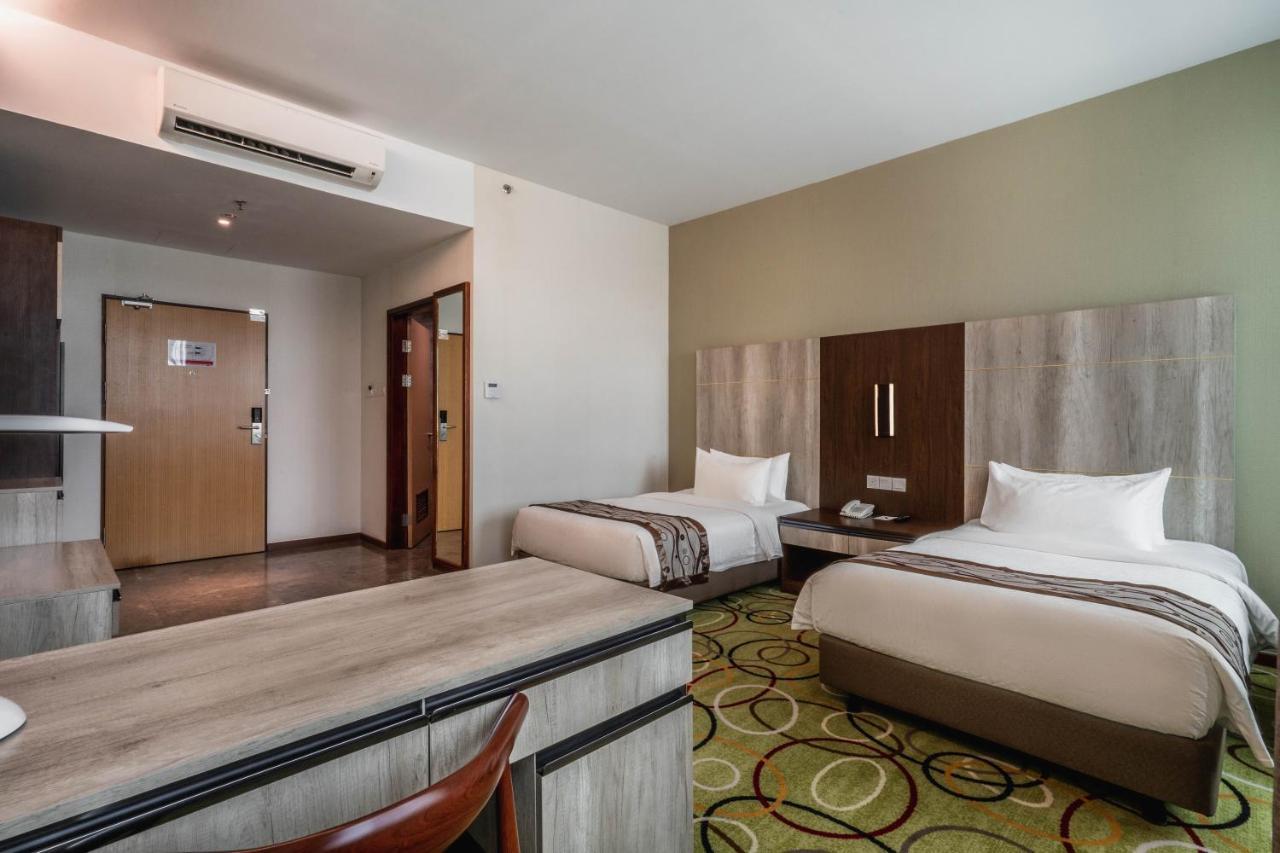Ano Hotel Miri Bagian luar foto