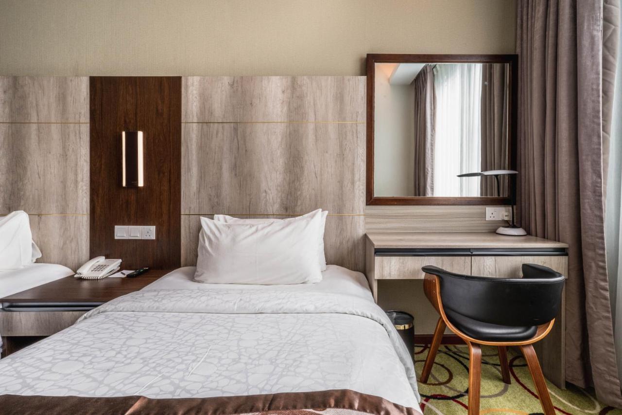 Ano Hotel Miri Bagian luar foto