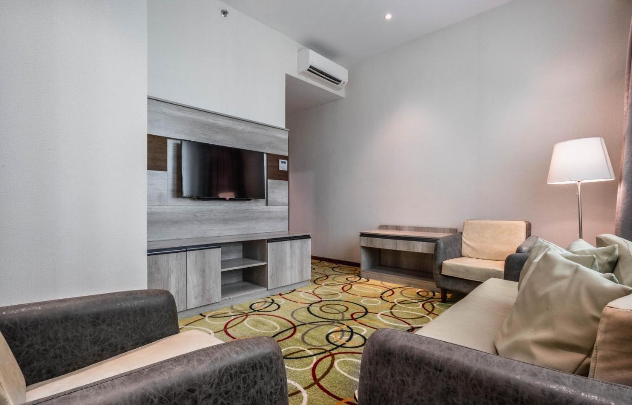 Ano Hotel Miri Bagian luar foto