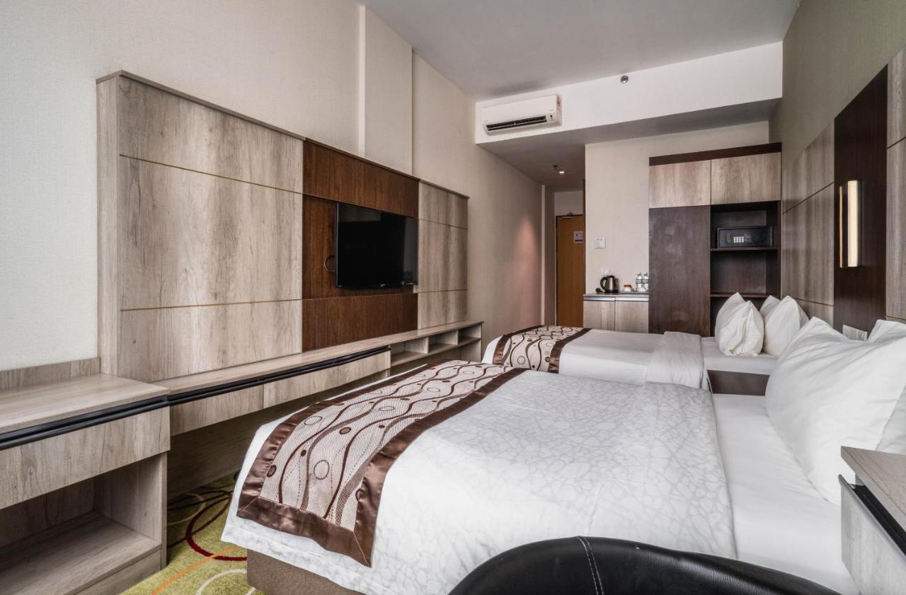 Ano Hotel Miri Bagian luar foto