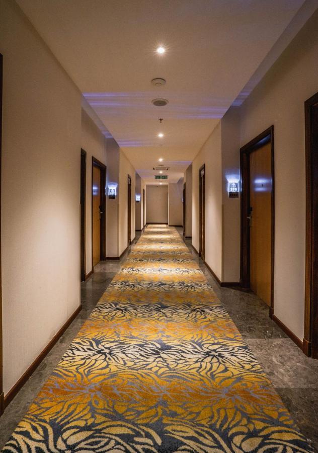 Ano Hotel Miri Bagian luar foto